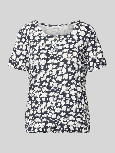 Produktfoto, Regular Fit T-Shirt mit Viskose-Anteil von Tom Tailor, dunkelblau mit weißem floralen Muster, weiche Textur