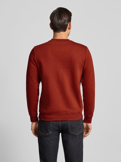 MCNEAL Regular Fit Sweatshirt aus Baumwoll-Mix mit Rundhalsausschnitt Dunkelrot 5