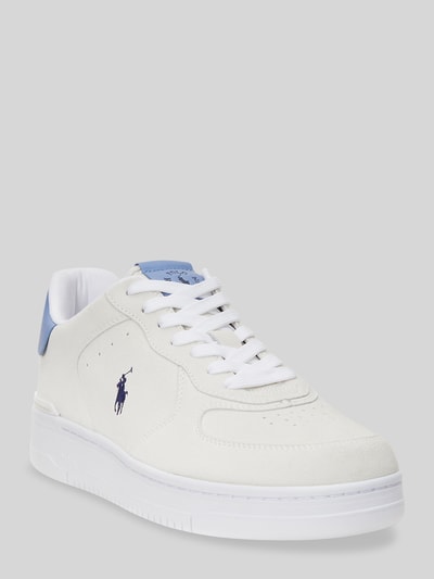 Produktfoto, Low Top Sneaker aus echtem Leder von Polo Ralph Lauren, unifarben, glatte und veloursleder Textur, runde Spitze, Label-Patch, strukturiert Sohle