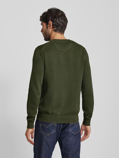 s.Oliver RED LABEL Regular Fit Strickpullover aus reiner Baumwolle mit Label-Stitching Oliv 5