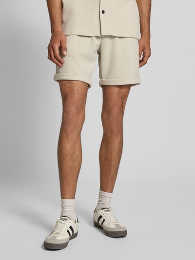 Only & Sons Szorty z dzianiny dresowej o kroju regular fit z dodatkiem wiskozy model ‘NEW KODYL’ Złamany biały 4