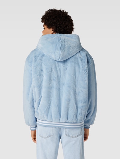 KARL KANI Sweatjacke mit Teddyfell und Kapuze Hellblau 5