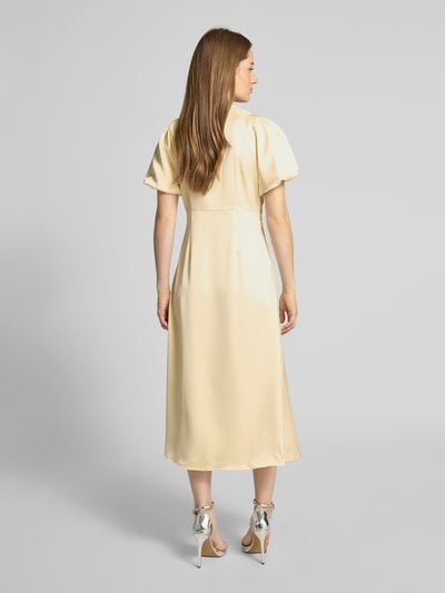 Neo Noir Midi-jurk met V-hals en pofmouwen, model 'Illana' Pastelgeel - 5