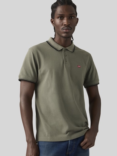 Levi's® Regular Fit Poloshirt mit Logo-Stitching Oliv 1