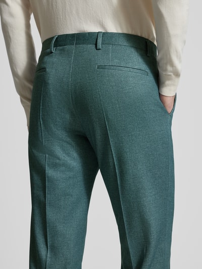 Männermodel trägt Regular Fit Anzug mit Reverskragen und Bügelfalte von Roy Robson, Material-Mix, Detailaufnahme Rückansicht.