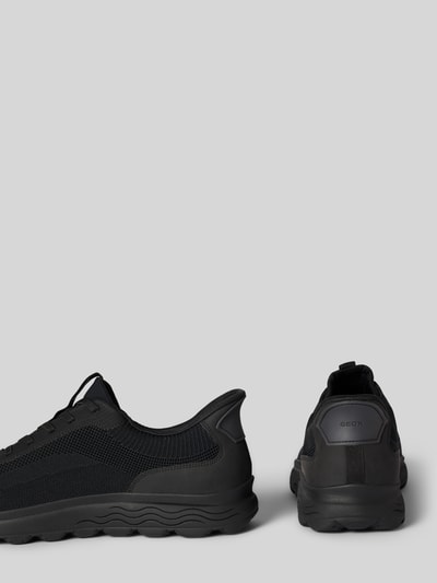 Produktfoto, Slip-on-Sneaker mit profilierter Sohle Modell 'SPHERICA' von Geox, Schwarz, Abgerundete-Spitze, Mesh-Optik, Schlupfform, Absatzhöhe: 5 cm, Schafthöhe: 8 cm, Schaftweite: 7 cm, Herren, strukturierte Oberfläche.