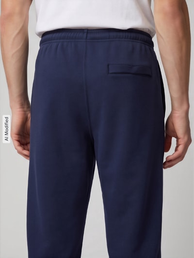 Nike spodnie dresowe w kroju regular fit z mieszanka bawełny                                                                                                                                                                                                                                                                              ' Ciemnoniebieski 3