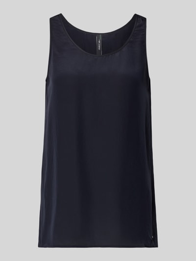 Produktfoto, Blusenshirt mit Rundhalsausschnitt und Label-Detail von Marc Cain aus Satin im Straight Fit, Rückenlänge 52 cm bei Größe 36