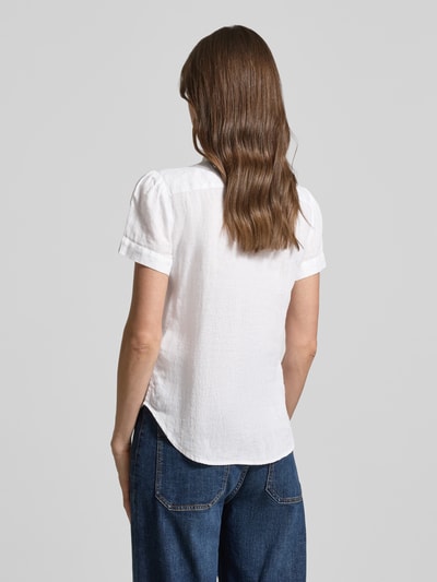 Frauenmodel trägt Regular Fit Leinenbluse aus reinem Leinen von Polo Ralph Lauren, weiß, unifarben, Flammgarn, Ganzkörperansicht Rückansicht.