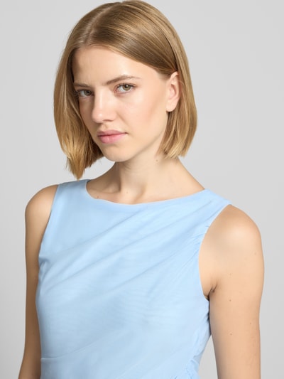 Neo Noir Abendkleid mit Drapierungen Modell 'Cludine' Hellblau 3