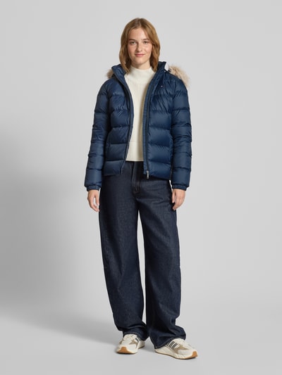 Tommy Jeans Shaped fit donsjack met logostitching  Marineblauw - 1