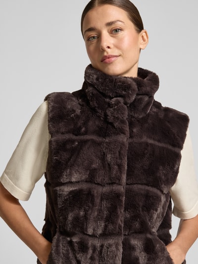 monari Bodywarmer van imitatiebont met doorgestikte naden Chocoladebruin - 3
