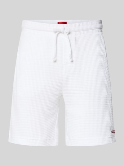 Produktfoto, weiße Regular Fit Sweatshorts aus Baumwoll-Mix Modell 'AUSTIN' von HUGO, strukturierte Oberfläche, Herren Sweatshorts