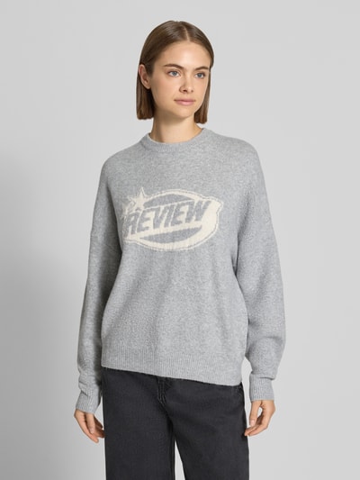 REVIEW Sweter z dzianiny z nadrukiem z logo Średnioszary melanż 4