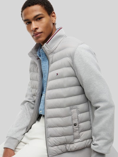 Tommy Hilfiger kardigan rozpinany o kroju regular fit z pikowaną wstawką z mieszanki bawełny Jasnoszary melanż 3