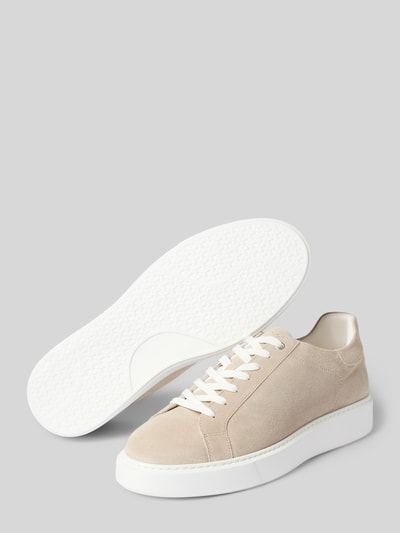 Produktfoto, Sneaker aus echtem Rindsleder von Marc O'Polo für Herren in Beige mit weißer Sohle, samtig-glatte Textur, weiche Rundformen
