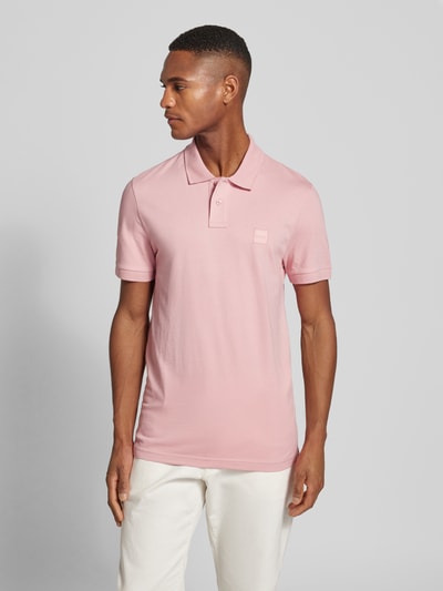 BOSS Orange Koszulka polo o kroju slim fit z naszywką z logo model ‘Passenger’ Różowy 4