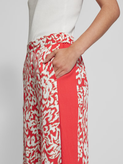 comma Wide Leg Stoffhose mit Allover-Print Rot 3