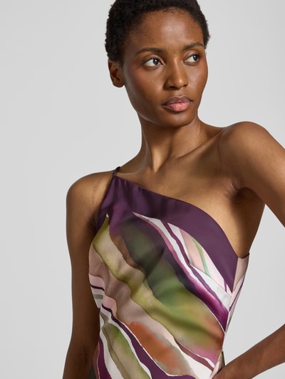 Kobiece modelka nosi Midikleid in asymmetrischem Design von Lipsy z satyny, krój taliowany, krój na jedno ramię, wzór w pasy w kolorach fioletowym, różowym, zielonym i białym, wszyty zamek błyskawiczny, Szerokość w rozmiarze 36: 31 cm, Długość tyłu w rozmiarze 36: 120 cm, zbliżenie na górną część ciała