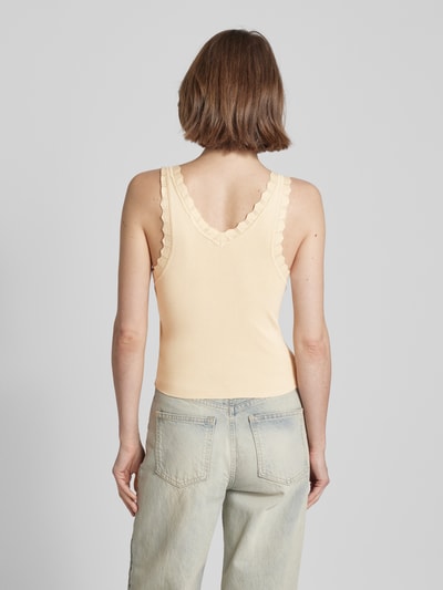 Guess Tanktop in Ripp-Optik Modell 'JOVIE' Sand 5