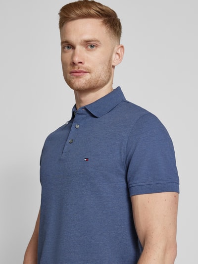 Tommy Hilfiger Slim Fit Poloshirt mit Label-Stitching Jeansblau 3