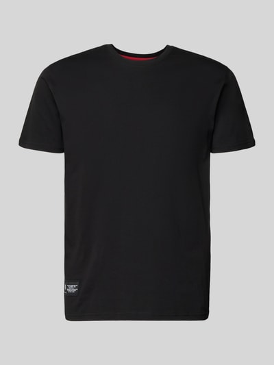 Produktfoto, czarne T-Shirt z Label-Patch wykonane z czystej bawełny, krój prosty, dekolt okrągły, T-Shirt mit Label-Patch od Alpha Industries, długość tyłu w rozmiarze M: 66 cm