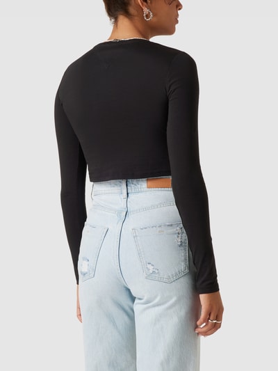 Tommy Jeans Cropped Longsleeve mit Label-Print Schwarz 5