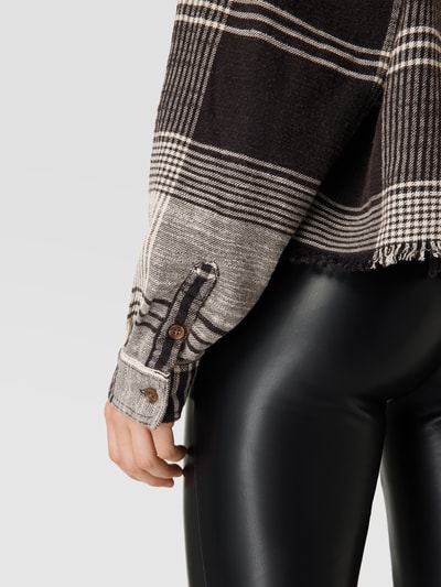 REVIEW Cropped Hemdbluse mit Karomuster Schwarz 3