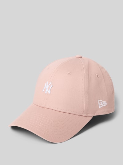 Produktfoto, Base Cap mit Logo-Stitching von New Era in zartem Rosa, Reine Baumwolle, Strapback, Curved Visor, glatte Textur