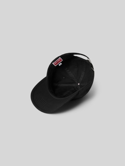 Produktfoto, schwarze Basecap aus reiner Baumwolle von Kenzo mit verstärktem Schirm, Label-Stitching, Belüftungslöchern und verstellbarem Riegel.