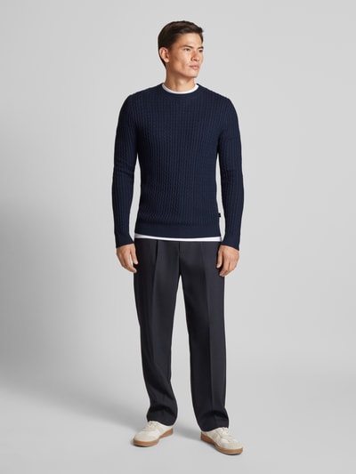 s.Oliver BLACK LABEL Regular Fit Strickpullover aus Woll-Mix mit Zopfmuster Marine 1