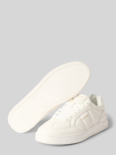 Produktfoto, Sneaker mit Label-Details Modell 'JFK' von Bruno Banani in Weiß, abgerundete Spitze, Schnürung, strukturierte Gummisohle