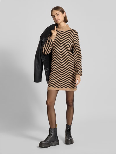 Only Sukienka o kroju podkreślającym figurę z dzianiny z mieszanki wiskozy model ‘JULIA’ Camel 1