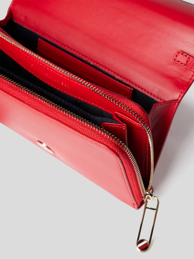 Tommy Hilfiger Crossbody Bag mit Brand-Schriftzug Rot 5