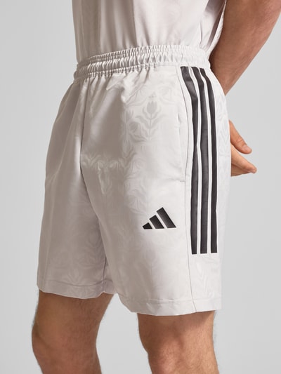 adidas Sportswear Shorts mit elastischem Bund Hellgrau 3