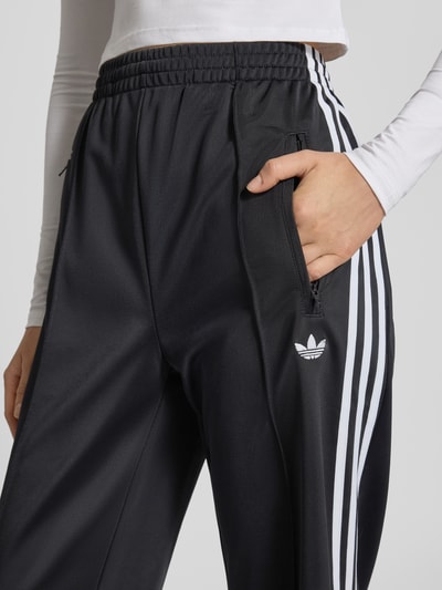 adidas Originals Spodnie dresowe z szeroką nogawką i ozdobnymi szwami model ‘FIREBIRD’ Czarny 3