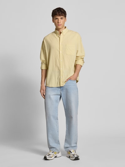 WEEKDAY Oversized Freizeithemd mit Knopfleiste Hellgelb 1