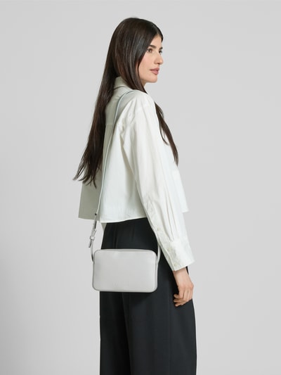 CK Calvin Klein Schoudertas met logodetail en verstelbare schouderband Lichtgrijs - 1