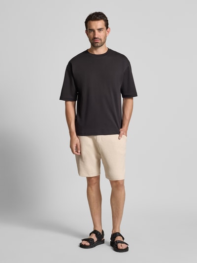 MCNEAL Relaxed Fit Sweatshorts mit Strukturmuster Sand 1