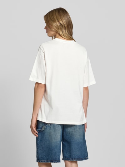 Gina Tricot Oversized T-Shirt mit Motiv-Print und Rundhalsausschnitt Ecru 5