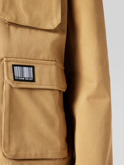 VTMNTS Hemdjacke mit Label-Detail Beige 3