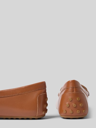 Produktfoto, Loafer mit Label-Detail Modell 'BARNSBURY' von Lauren Ralph Lauren aus Echtleder in Braun mit abgerundeter Spitze, strukturierter Sohle, Absatzhöhe 1 cm, Schafthöhe 7 cm, Schaftweite 6 cm
