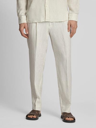 Mannelijk model draagt Leinenhose mit Bügelfalten und Eingrifftaschen van JAKE*S STUDIO MEN, regular fit, reines linnen, gestreept patroon, ivoorkleur, zijzakken, detailopname voorkant.