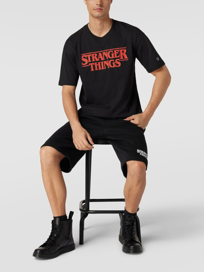 CHAMPION T-shirt z nadrukiem — Champion x Stranger Things Czarny 1