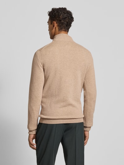 Gant Regular Fit Pullover mit Strick-Optik aus reiner Lammwolle Sand Melange 5
