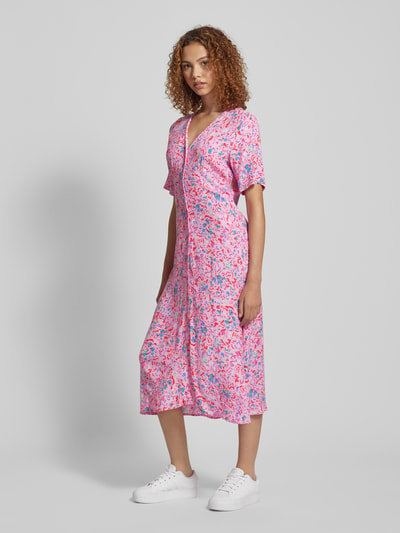 Pieces Sukienka midi z nadrukiem na całej powierzchni model ‘ARINE’ Różowy 1