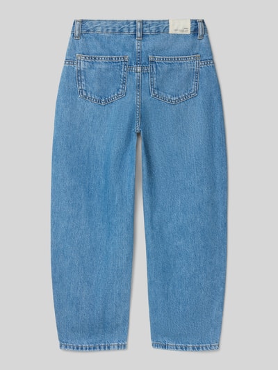 Produktfoto, Straight Fit Jeans mit Logo-Patch Modell 'Balloon' von Mango in Hellblau, reine Baumwolle, 5-Pocket-Design, strukturierte Denim-Oberfläche
