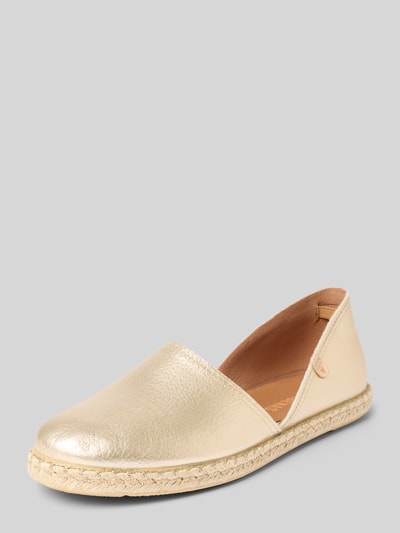 Produktfoto, Espadrille im Metallic-Look Modell 'CARMEN' von Verbenas in Gold mit abgerundeter Spitze aus echtem Leder, Flechtsohle