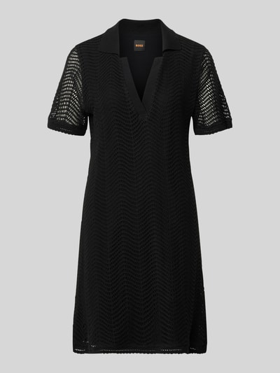Produktfoto, Leicht ausgestelltes Häkelkleid aus Baumwoll-Mix Modell 'C_ELOA' von BOSS Orange in Uni-Schwarz, Mini-Länge, Polokragen, V-Ausschnitt, Häkelspitze, kurze Ärmel, gerader Saum.