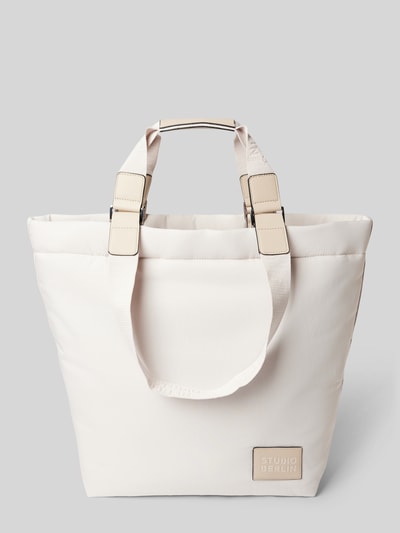 STUDIO BERLIN Handtasche mit Label-Badge Modell 'PRENZLAU' Hellgrau 2